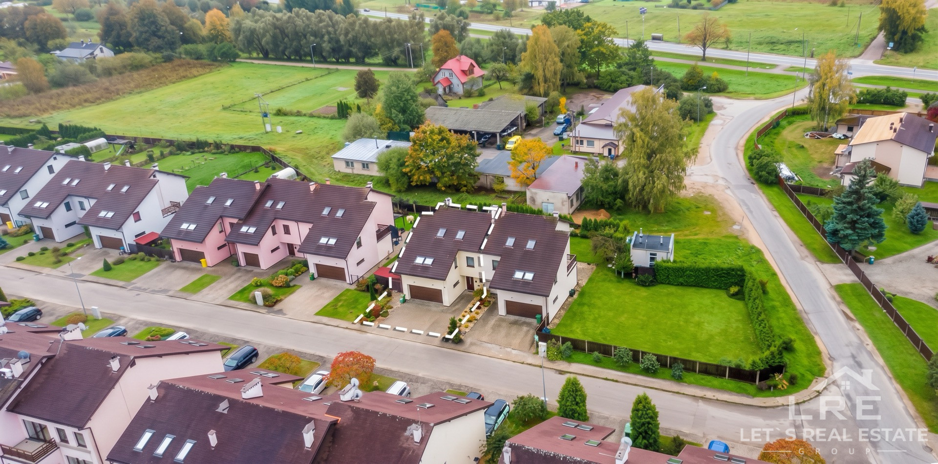 Spacious and well-maintained semi-detached house with a sauna and garage in Vimbukrogs